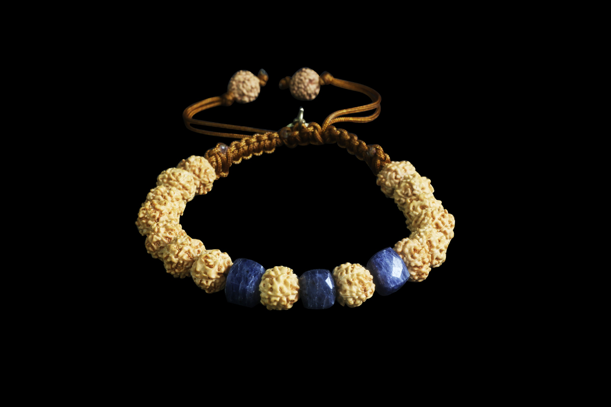 Rudraksha et lapis lazuli